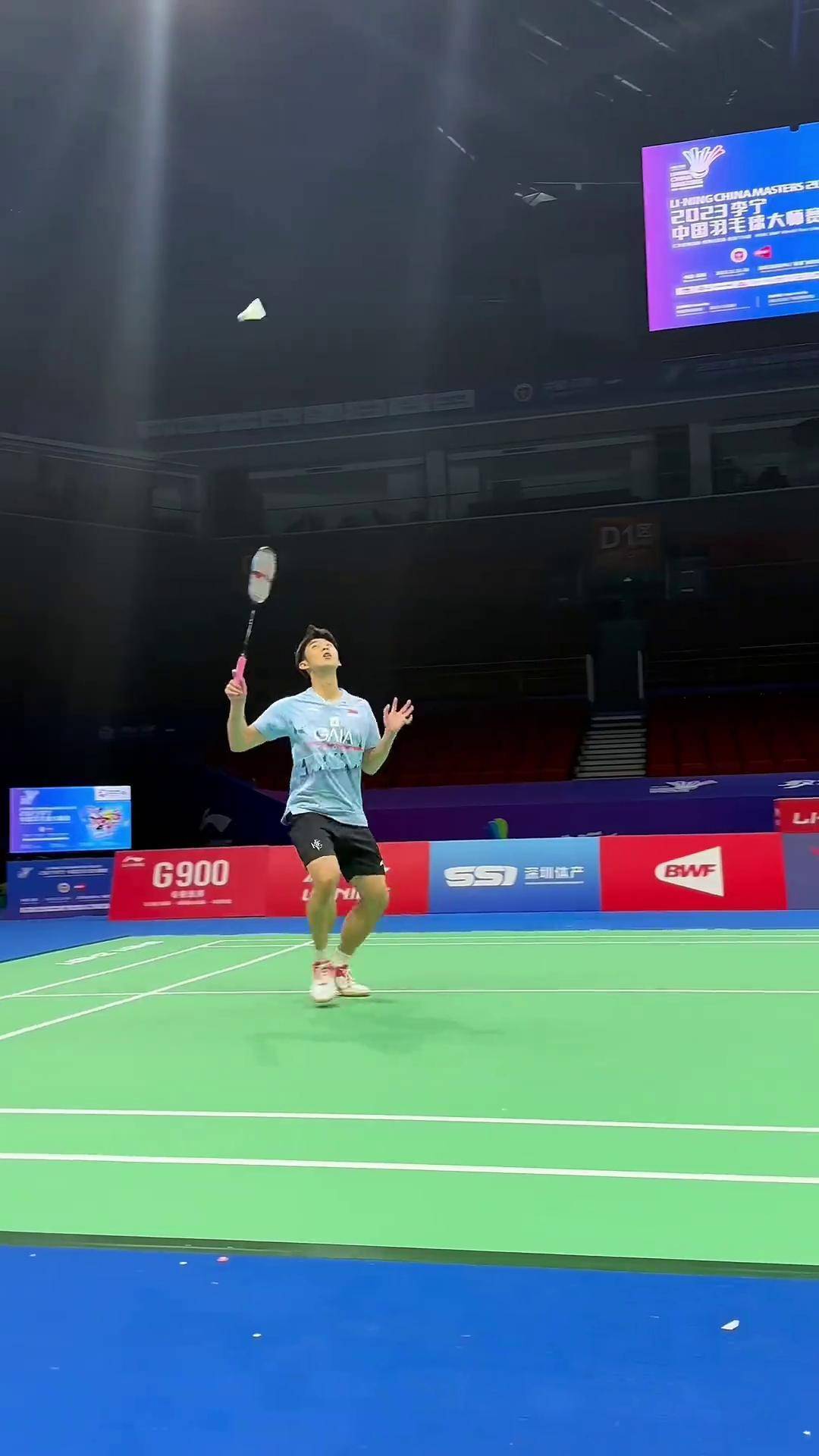 虽然她在中 虽然她在中